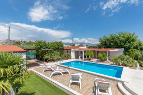 Holiday Home Split